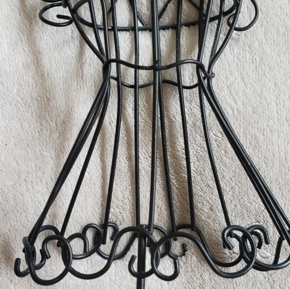 WIRED DRESS HOOK KEY HOLDER ⭐